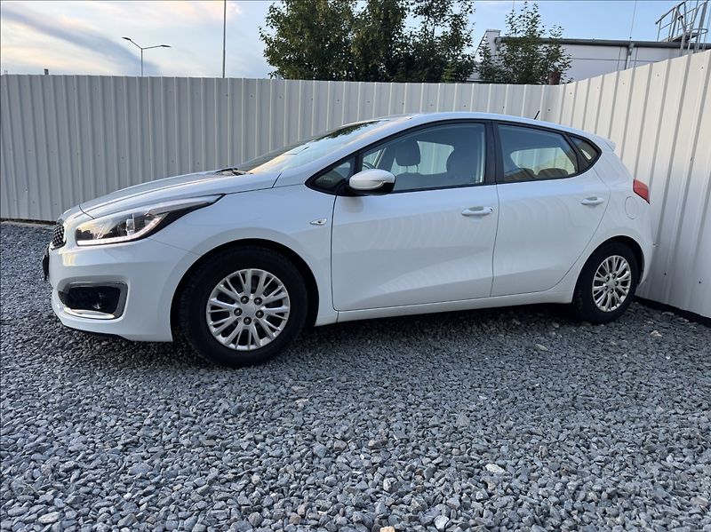 Kia Ceed 1,6 GDI 99kW tempomat původ ČR - fotka 3 z 50