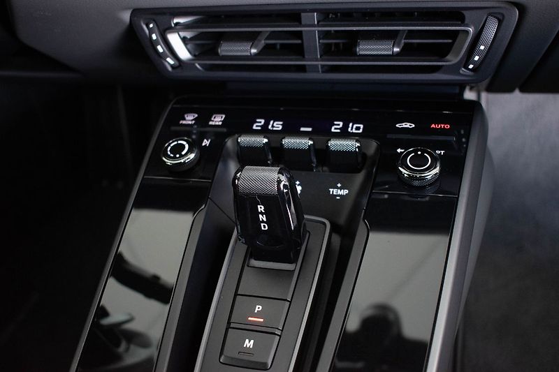 Porsche 911 992 CARRERA 4*BLACK PAKET*DPH* - fotka 17 z 29