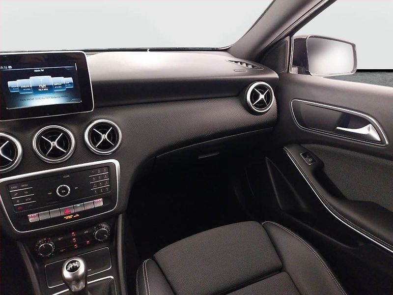 Mercedes-Benz Třídy A (2016) A 180, Serv.kniha, Kůže - fotka 8 z 19