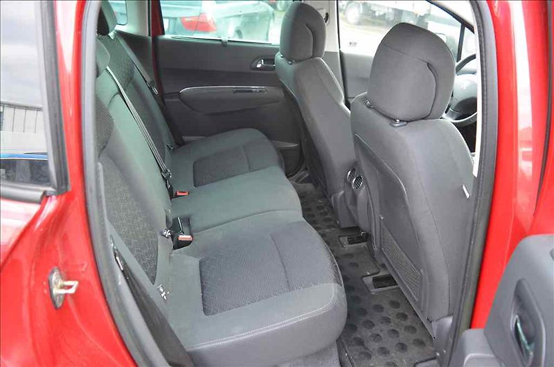 Peugeot 3008 (2014) 1,6 HDI - fotka 19 z 21