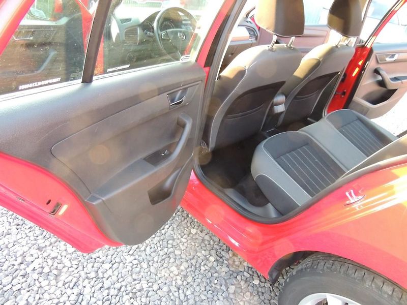 Škoda Fabia (2020) 1.0 combi,STYLE.1.majČR,DPH - fotka 10 z 26