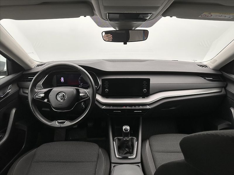 Škoda Octavia 2,0 TDI 85kW CZ 1.Maj LED DPH - fotka 28 z 35