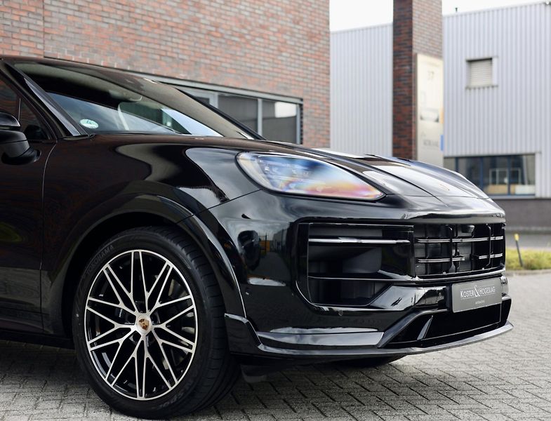 Porsche Cayenne (2025) Coupe E-Hybrid 360KW Techart - fotka 5 z 46