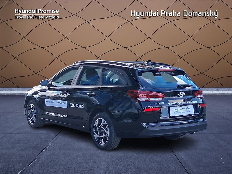 Hyundai i30 kombi 1.5i MT Family - fotka 4 z 8