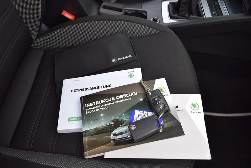 Škoda Octavia (2017) 1.5TSI 110kw AMBITION APP TEMP - fotka 50 z 50
