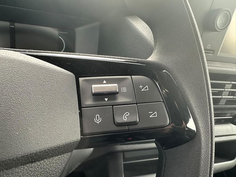 Opel Vivaro Crew Van Flexspace L 2.2 CDTi - fotka 7 z 14
