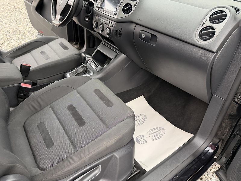 Volkswagen Tiguan 140PS 4x4 DSG PANORAMA - fotka 125 z 158
