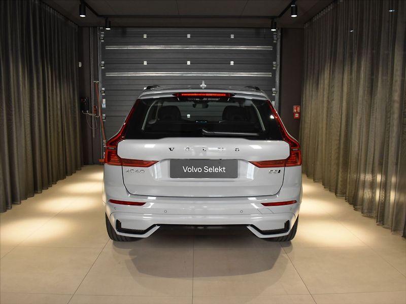 Volvo XC60 2,0 B5 AWD PLUS BLIS,Bezklíč - fotka 5 z 23
