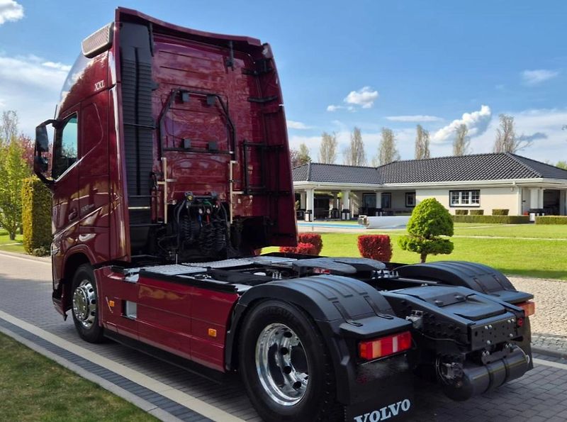 Volvo FH (2023) 500 tahač EURO 6 - fotka 4 z 17