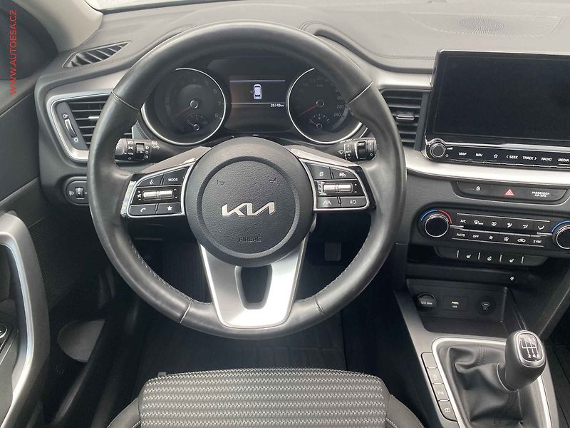 Kia Ceed (2023) 1.5 T-GDi SW, 1.maj,ČR, TOP - fotka 11 z 17