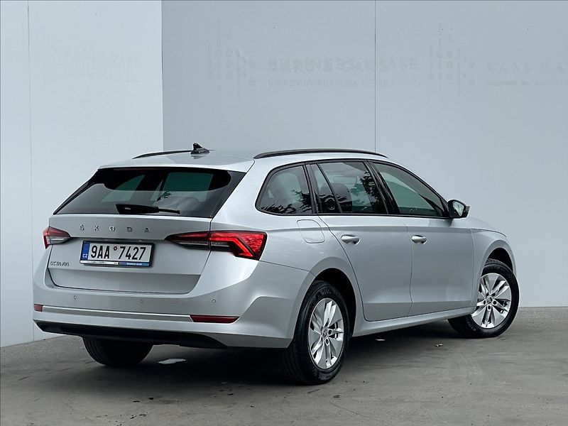 Škoda Octavia 2,0 TDI Combi Ambition Plus KE - fotka 3 z 24
