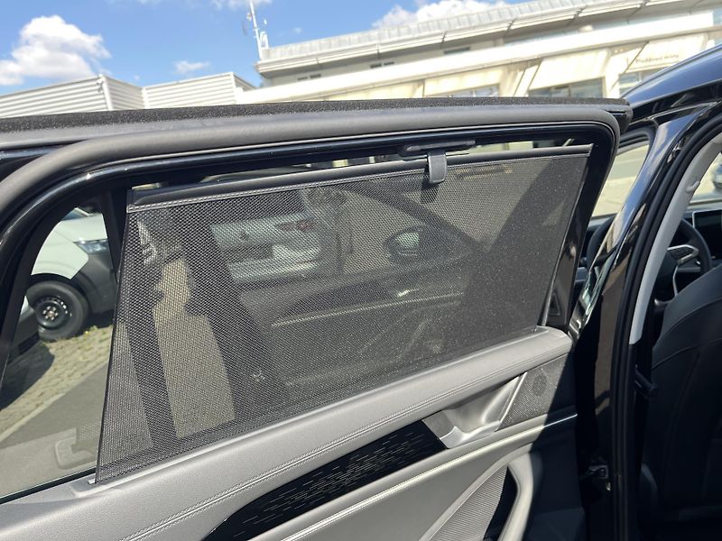 Volkswagen Passat ELEGANCE 2,0 TDI 7DSG 110 kW - fotka 22 z 25