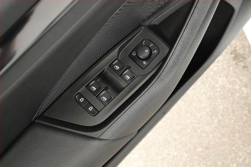 Škoda Octavia (2021) Ambition 2.0 TDI, ČR,1.maj - fotka 15 z 17