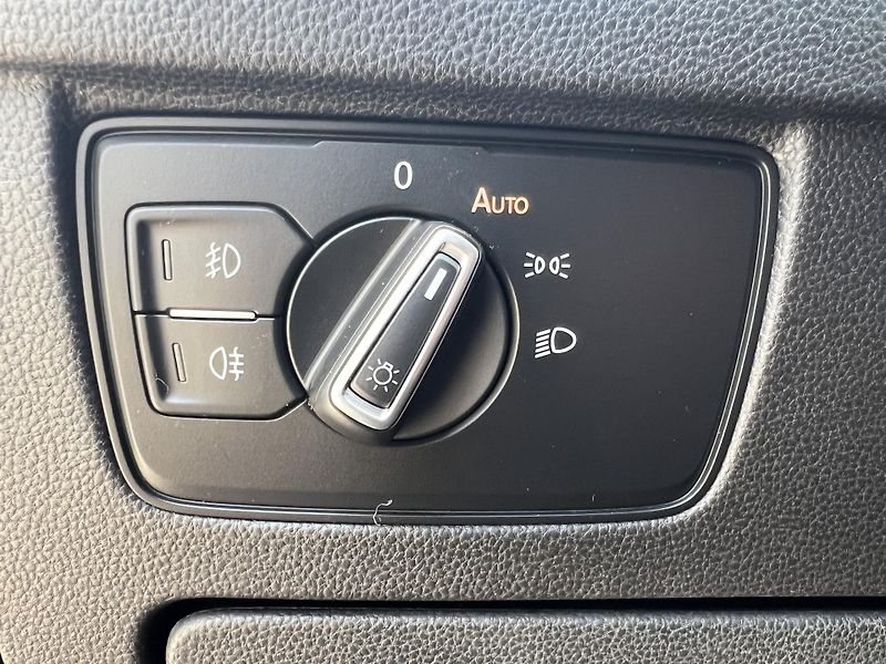 Volkswagen Passat (2020) 2.0TDi*140kW*DSG*ACC - fotka 13 z 32