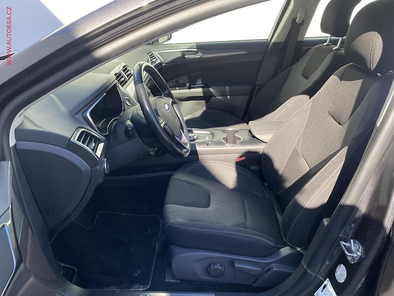 Ford Mondeo (2020) 2.0 TDCi AWD, Titanium, AT - fotka 9 z 19