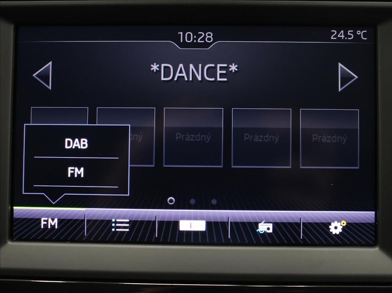 Škoda Karoq 2,0 TDi 110kW DSG 4x4 TZ 62tkm - fotka 11 z 24