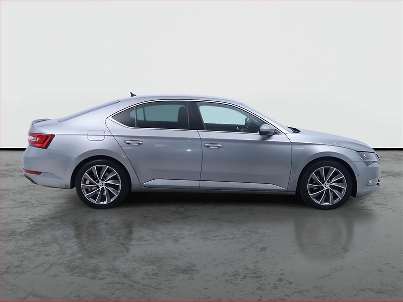 Škoda Superb (2019) Laurin&Klement 2.0 TDI, 4X4 - fotka 6 z 19