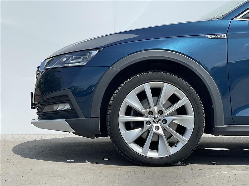 Škoda Octavia 2,0 TDI DSG 4x4 Scout TAŽNÉ - fotka 20 z 24