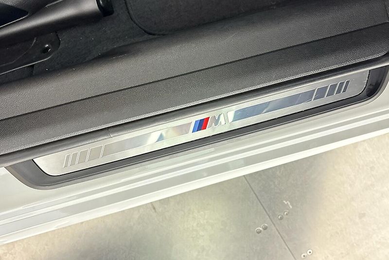 BMW Řada 3 řady 3 | 320d xDrive - fotka 15 z 24