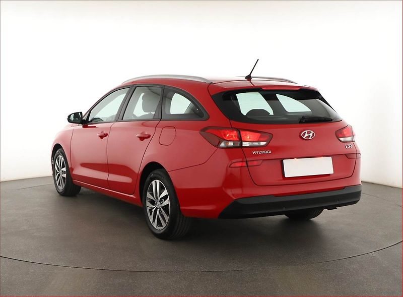 Hyundai i30 (2019) 1.4 T-GDI, Tempomat - fotka 4 z 13
