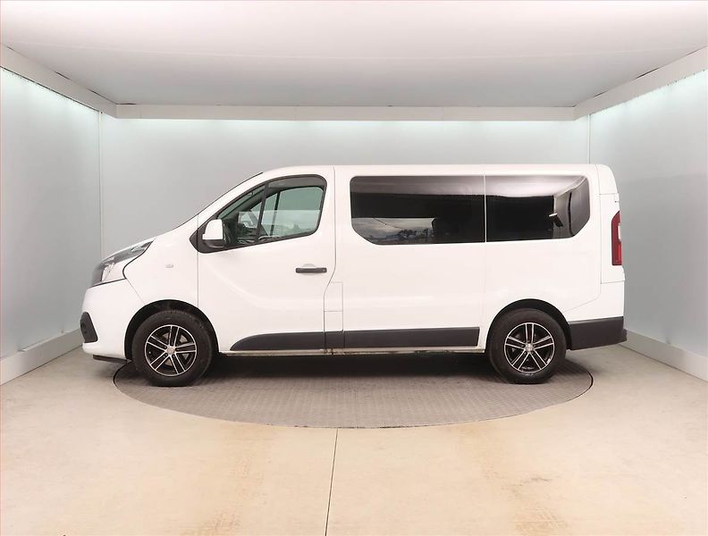 Renault Trafic (2019) 1.6 dCi, Bus, 9Míst, ČR, DPH - fotka 3 z 16