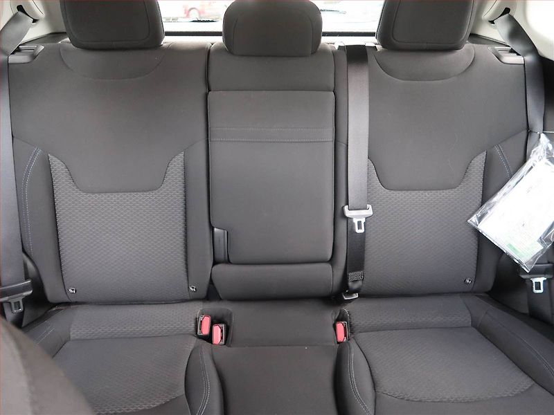 Jeep Compass (2022) 1.3 T-GDI, Serv.kniha - fotka 10 z 18