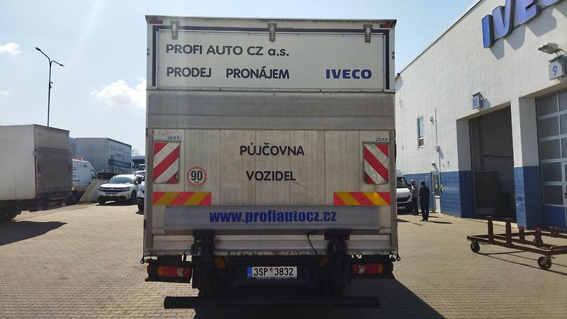 Iveco Eurocargo skříň s hydraulickým čelem - fotka 6 z 12