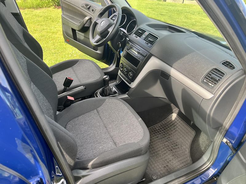 Škoda Yeti 1.2TSI 77KW,KLIMA,ESP,ASR,CD - fotka 20 z 40
