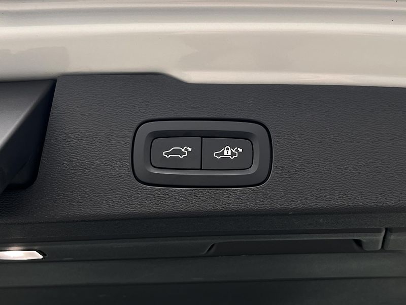 Volvo V60 T5 INSCRIPTION AUT - fotka 45 z 46