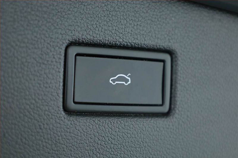 Volkswagen Tiguan (2021) Elegance 1.4 TSI eHybrid - fotka 15 z 23