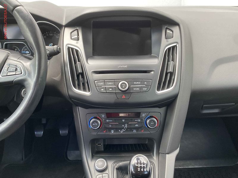 Ford Focus (2018) 2.0TDCi, AC, navi, prak.asist - fotka 12 z 20