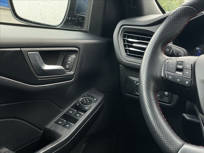 Ford Kuga 2,0 EcoBlue AWD AT8 ST-Line TZ - fotka 13 z 20