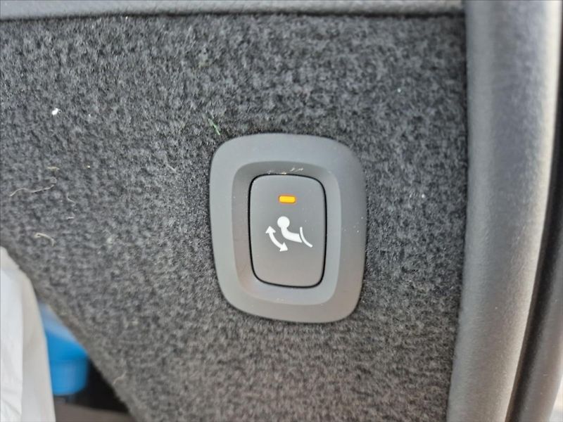Volvo XC90 2,0 D5 AWD Inscription Auto - fotka 12 z 18