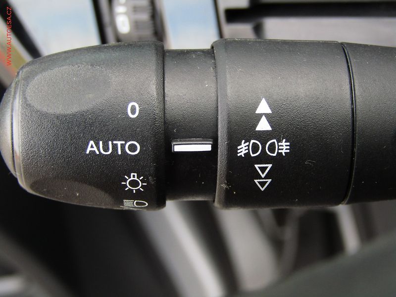 Citroën C4 Picasso (2013) 1.6 HDi, AC, navi, park.asist - fotka 12 z 20
