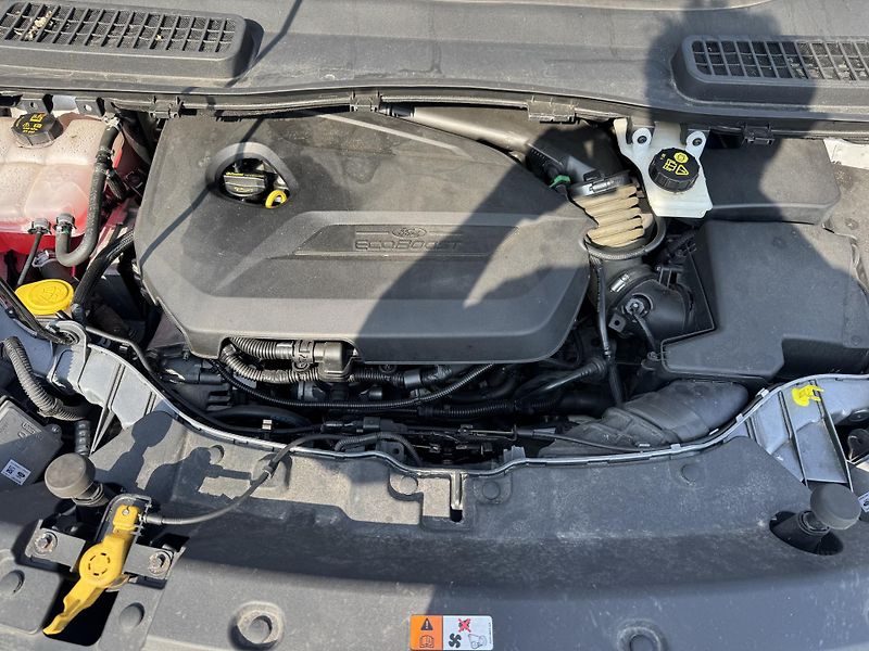 Ford Kuga (2014) 1.6 134 kw, 4x4, Bohatá výbava - fotka 31 z 31