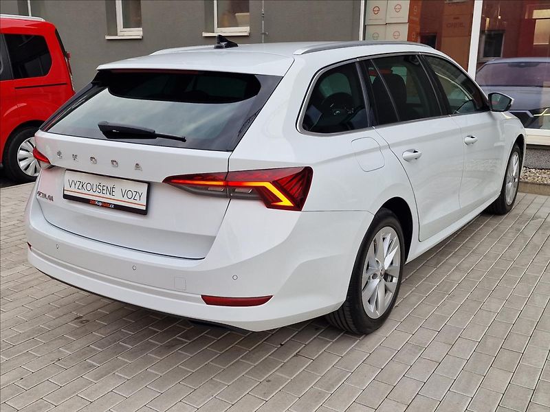 Škoda Octavia 2.0 TDI 110kw Style,ČR,1.Maj. - fotka 10 z 50