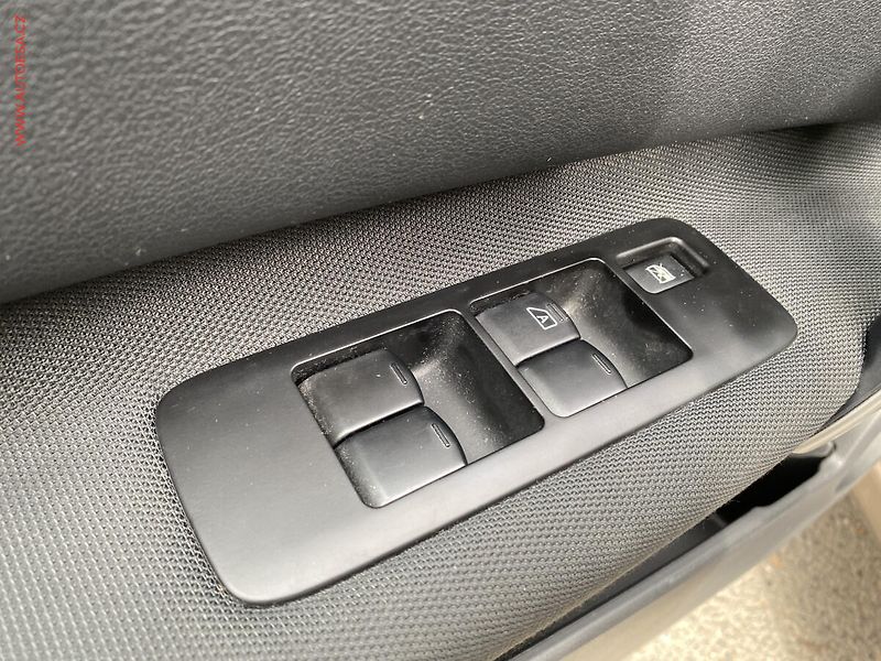 Nissan Qashqai (2011) 1.6i 7míst, Panor, +ALU - fotka 13 z 16