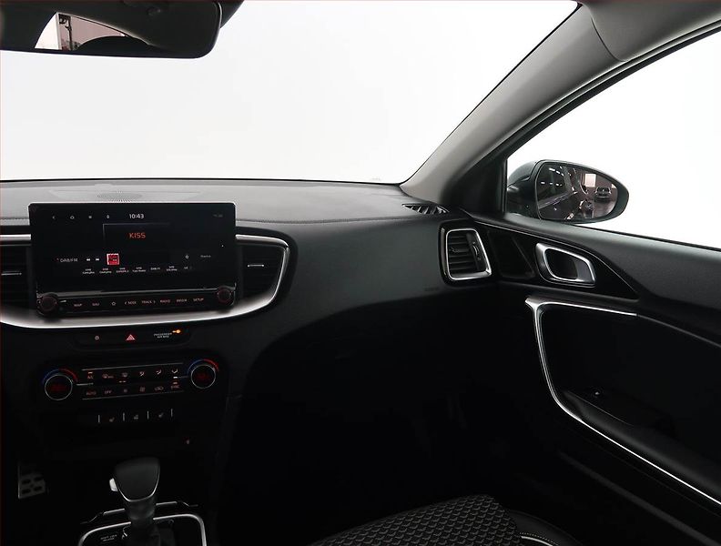 Kia XCeed (2025) 1.5 T-GDI - fotka 8 z 21