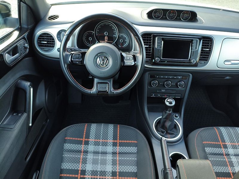 Volkswagen Beetle (2015) 1,2 TSI Club - fotka 16 z 33