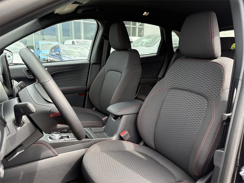Ford Kuga (2025) ST-Line, 5dveřová, 1.5 EcoBoos - fotka 10 z 17