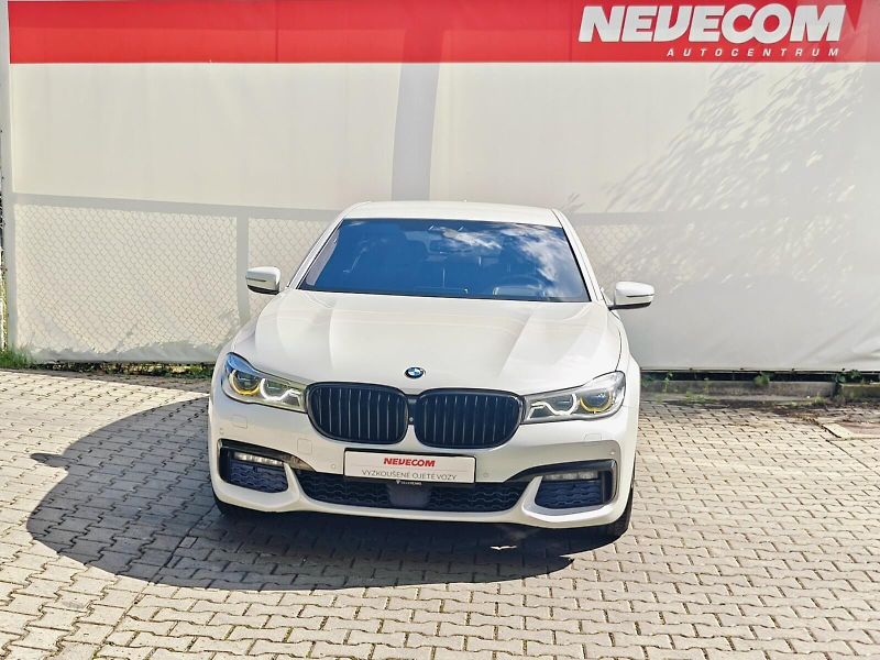 BMW Řada 7 (2016) 3,0 740d xDrive M - fotka 4 z 43