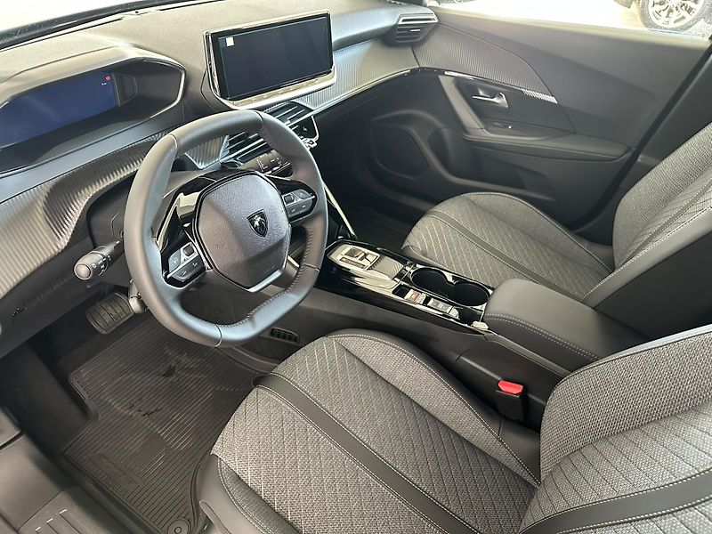 Peugeot 2008 (2026) ALLURE Hybrid 145 e-DCS6 - fotka 7 z 21