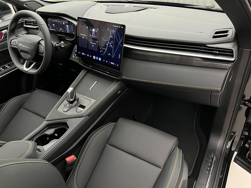 Lynk & Co 01 MORE PHEV AUT CZ 1.maj - fotka 21 z 55