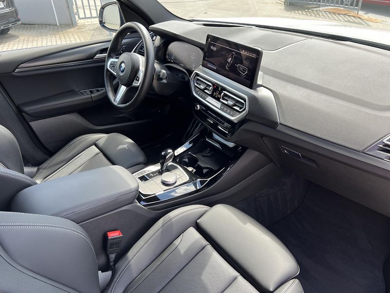 BMW X3 30e M Sport xDrive Laser - fotka 12 z 30