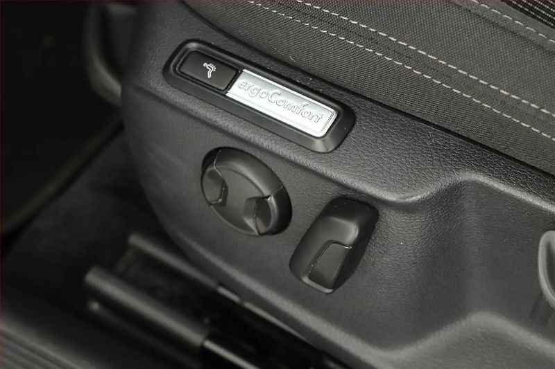 Volkswagen Passat (2019) 2.0 TDI, Automat, Navi - fotka 10 z 21