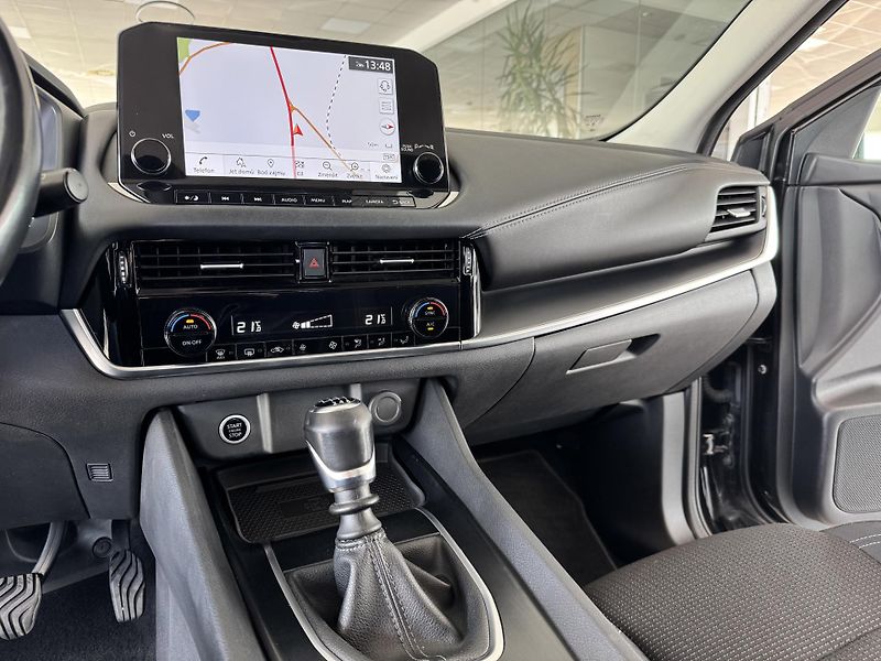 Nissan Qashqai 1,3DIG-T 140*Distronic*360kam - fotka 19 z 33