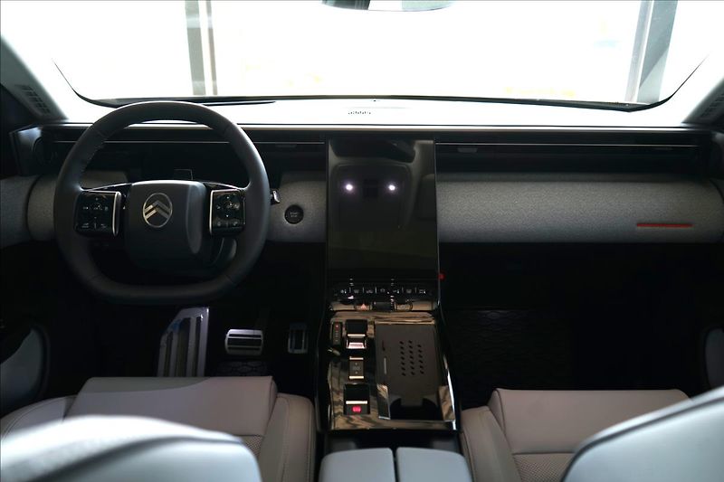 Citroën C5 Aircross (2026) 1,2 Hybrid 145k Automatic MAX - fotka 11 z 23