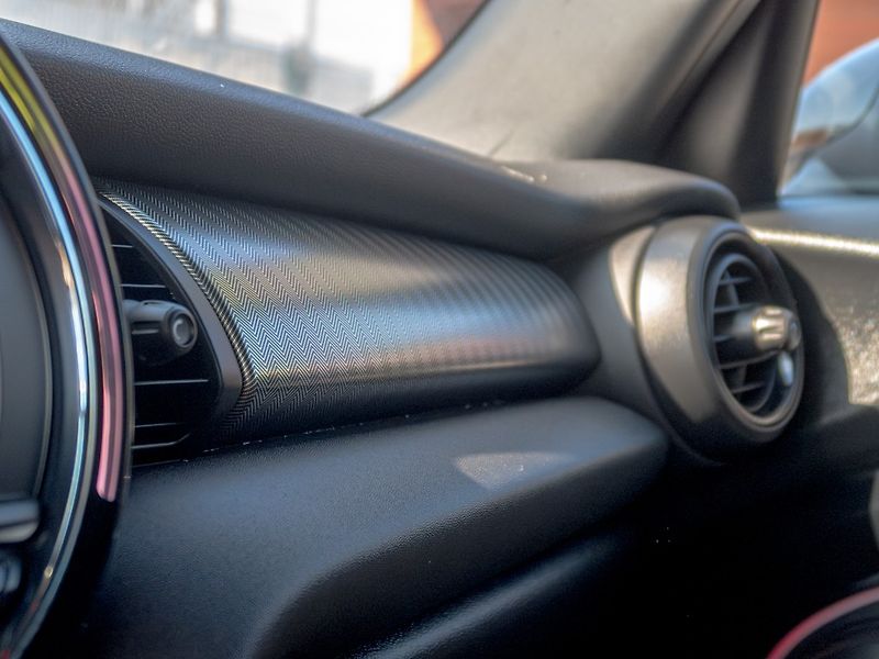 Mini Cooper S (2018) 12/18 2.0T 141KW mat - fotka 37 z 56