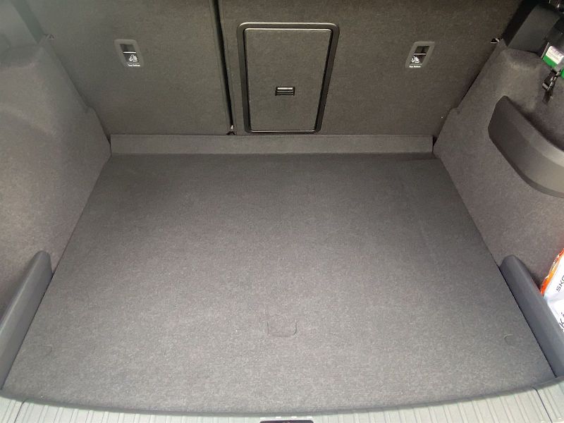 Škoda Karoq (2025) 2,0 TDI 110kW 4x4 DSG Sportlin - fotka 27 z 33