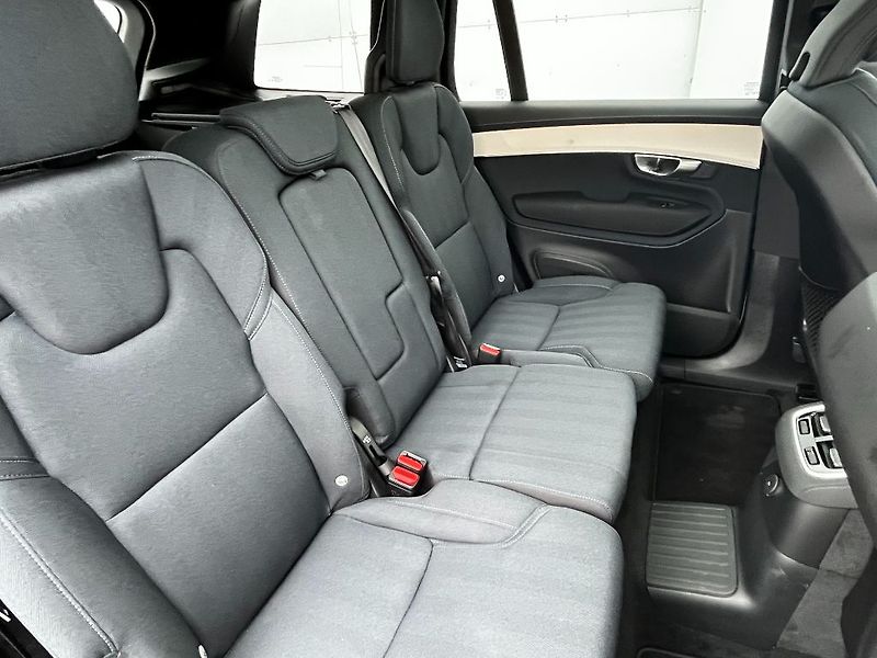 Volvo XC90 Plus Dark T8 AWD 335kW - fotka 19 z 31